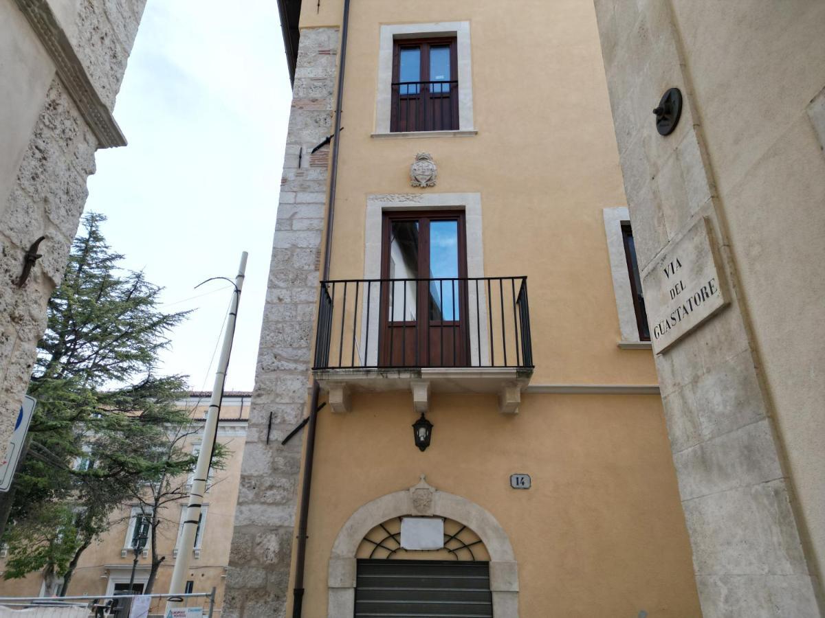 Dimora Del Sole - Intero Appartamento LʼAquila Kültér fotó